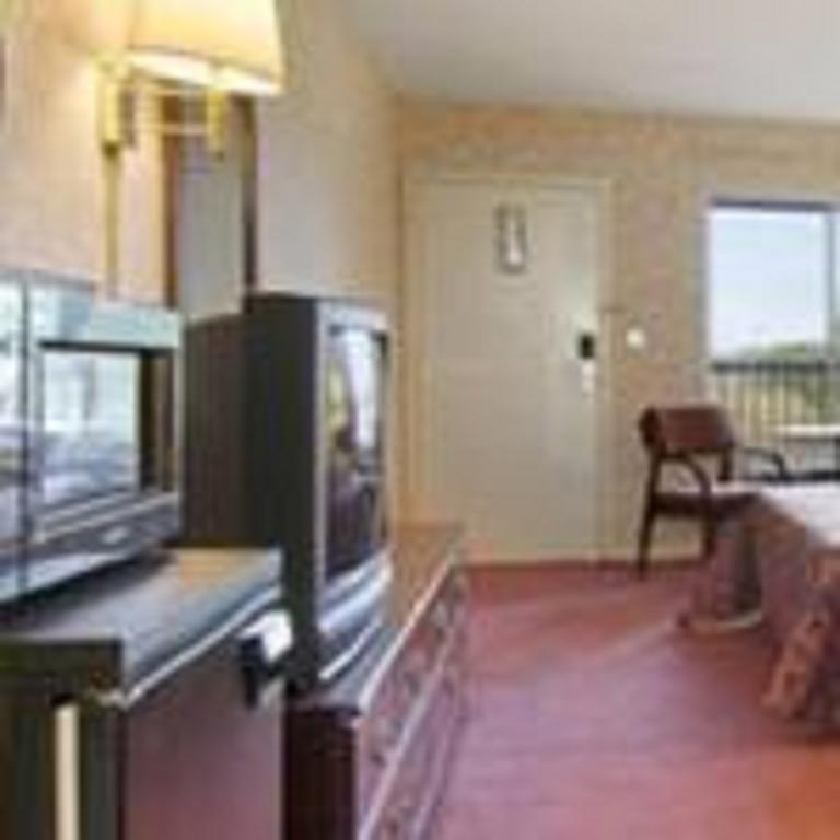 Super 8 By Wyndham Decatur Priceville Exteriér fotografie